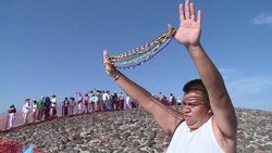 CLEAN : Thousands welcome spring equinox at Mexica News Clip