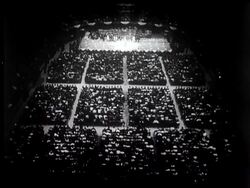 PRESIDENT AND PEOPLE GREET WAR HEROES - News Clip