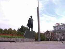 WS Lenin statue  Stock Footage