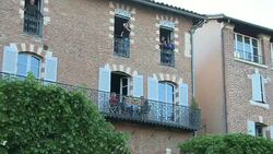 CLEAN : Macron holds his final campaign rally in Albi News Clip