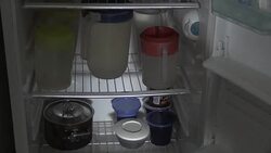 VOICED : Vamos a pasar mas hambre: El temor a un default en Venezuela News Clip