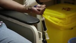 CLEAN : Blood donors line up after Mecca crane collapse kills 107 News Clip