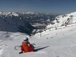 WS Winter sports at Mount Nebelhorn at  AllgÃƒÂ¤u Alps / Oberstdorf, Bavaria, Germany  Stock Footage