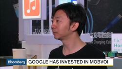 Smart Move: Designing a Chinese Smartwatch News Clip