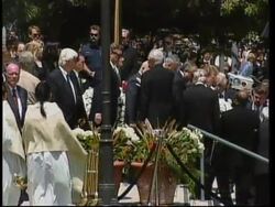 USA: BEVERLY HILLS: MOURNERS BID FAREWELL TO FRANK SINATRA (2) News Clip