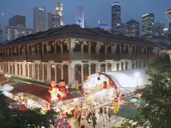TL Chinatown against the backdrop of  modern Singapore Stock Footage