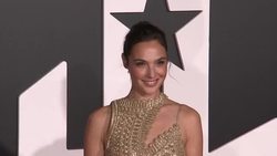 'Justice League' stars Ben Affleck, Gal Gadot, Jason Momoa hit red carpet at premiere News Clip