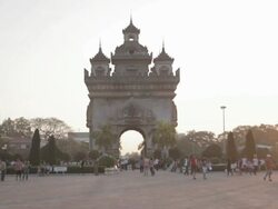WS Patuxai Gate and crowd of people / Vientiane, Laos Stock Footage