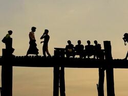 U Bein Bridge in Mandalay, Myanmar Stock Footage
