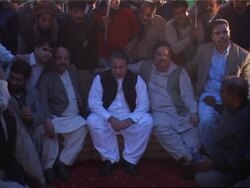 Fmr PM Nawaz Sharif holds political rally; lawyers protest News Clip