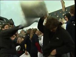 Four-thousand students break world pillowfighting record Instructional Video