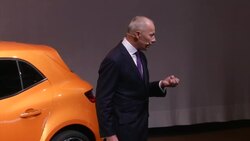 Nico Hülkenberg unveils the new Megane RS News Clip