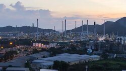 oil refinery Stock Footage