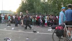 CLEAN : Hungarian police close off crossing point at Serbia border News Clip