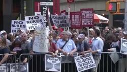 Anti-Iran 'No Nukes For Iran' Rally Protests NYC 2015 Stock Footage