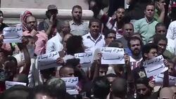 CLEAN : Egypt police disperse protest against Saudi island deal News Clip