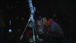 Total lunar eclipse delights crowds in China, India, HK News Clip