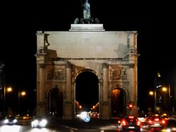Victory Gate (Siegestor) at night timelapse, Munich (HD720p) Stock Footage