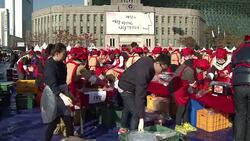 CLEAN : 3,000 women make kimchi in downtown News Clip