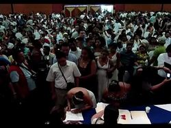 VOICED: Boda masiva en Managua News Clip