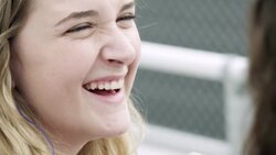 Tight shotof two teenage girls as the listen to music. Stock Footage