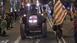 CLEAN : Tractors gather in central Barcelona in a non violent protest News Clip
