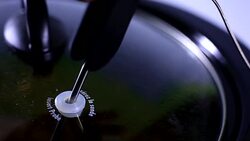 CU of hand putting probe in slow cooker Stock Footage