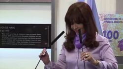 VOICED : Kirchner: Quieren voltear al gobierno News Clip