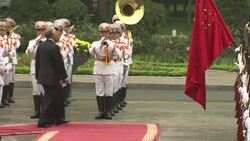 Malaysian PM Najib Razak visits; thanks Vietnam for helping search for plane News Clip