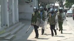 CLEAN: Kenya riots rage a day after killing of radical cleric News Clip