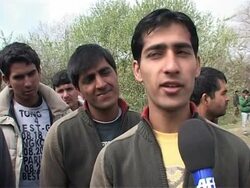 CLEAN: French police round up 200 migrants in Calais swoop News Clip