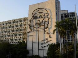 Che Guevara artwork for hero in Revolution Square in Havana Cuba Stock Footage