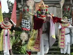 MS TU Prime minister is performing Barong dance at temple AUDIO / Batubulan, Bali, Indonesia Stock Footage