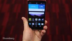 Curved Smartphones Are Silly: Hands-On With LG's G Flex 2 News Clip