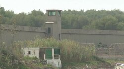 CLEAN: Convicts cook for tourists on Italy island News Clip