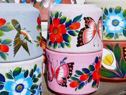 MS Shot of Indian pottery for sale for tourists / San Diego, California, United States  Stock Footage