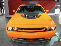 2014 Dodge Challenger R/T Shaker montage Stock Footage