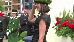 VOICED : Los extravagantes sombreros de Ascot News Clip