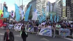 VOICED : Kirchner regresa y promueve acuerdo con acreedores News Clip