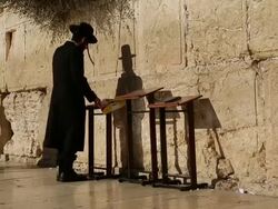 Believers Flock To Jerusalem To Pray At The Wailing Wall Stock Footage