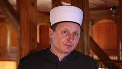 Unique building held together with nothing but wood  Instructional Video