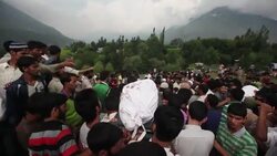 +4:3 Security forces in Indian Kashmir kill five suspected militants News Clip