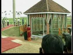 India - Sonia Gandhi campaigns for Congress Party News Clip