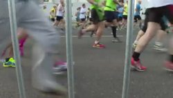CLEAN : Vienna: 40 000 people run to classical music News Clip