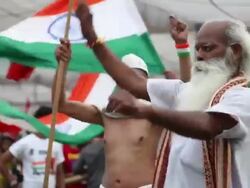 CU PAN TU TD Old man dancing in Anna Hazare's indefinite fast at Ramlila Ground AUDIO / Delhi, Delhi, India Stock Footage