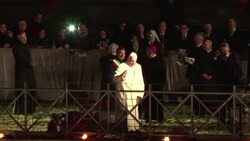 VOICED : Papa Francisco preside Via Crucis en Roma News Clip