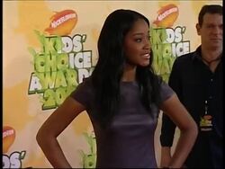 Stars set trends at the Kids Choice Awards red carpet News Clip