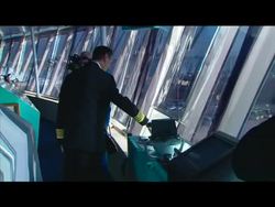 The Queen looks around Queen Elizabeth Liner News Clip