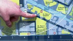 CLEAN : Tourists gather for arrival of second British royal baby News Clip