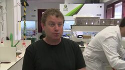 Battery charges smart phone in thirty seconds News Clip